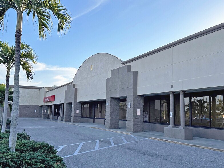 More Photos Of 1410-1502 Del Prado Blvd S, Cape Coral Unknown For Lease
