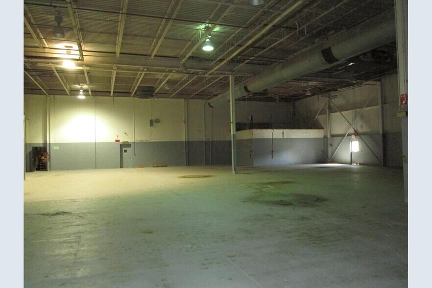 More Photos Of 17226 Industrial Hwy, Caldwell Warehouse For Sale