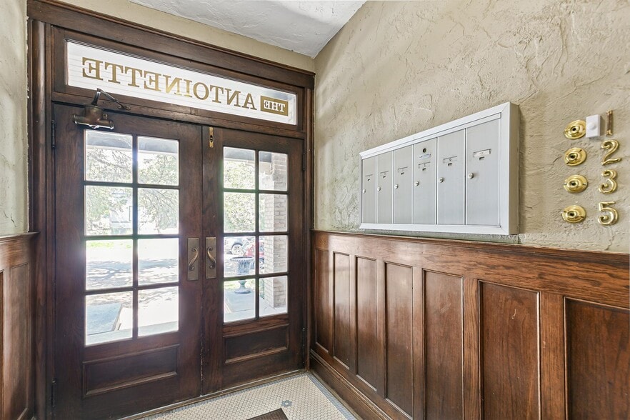 More Photos Of 1400 Detroit St, Denver Apartments For Sale