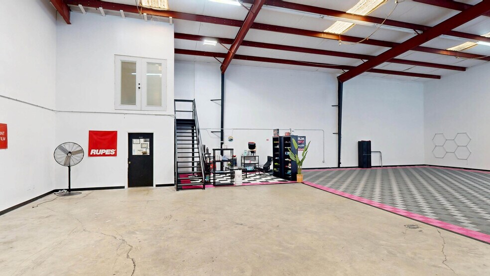 More Photos Of 2182-2188 E Semoran Blvd, Apopka Flex For Lease