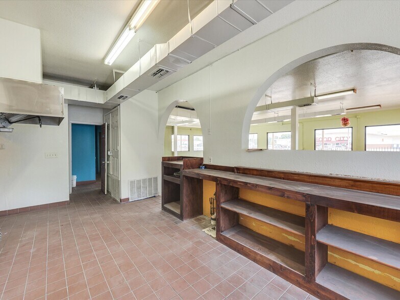 More Photos Of 1201 E Long Ave, Fort Worth General Retail For Sale