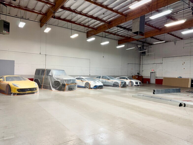 More Photos Of 7915-7919 Ajay Dr, Sun Valley Warehouse For Lease