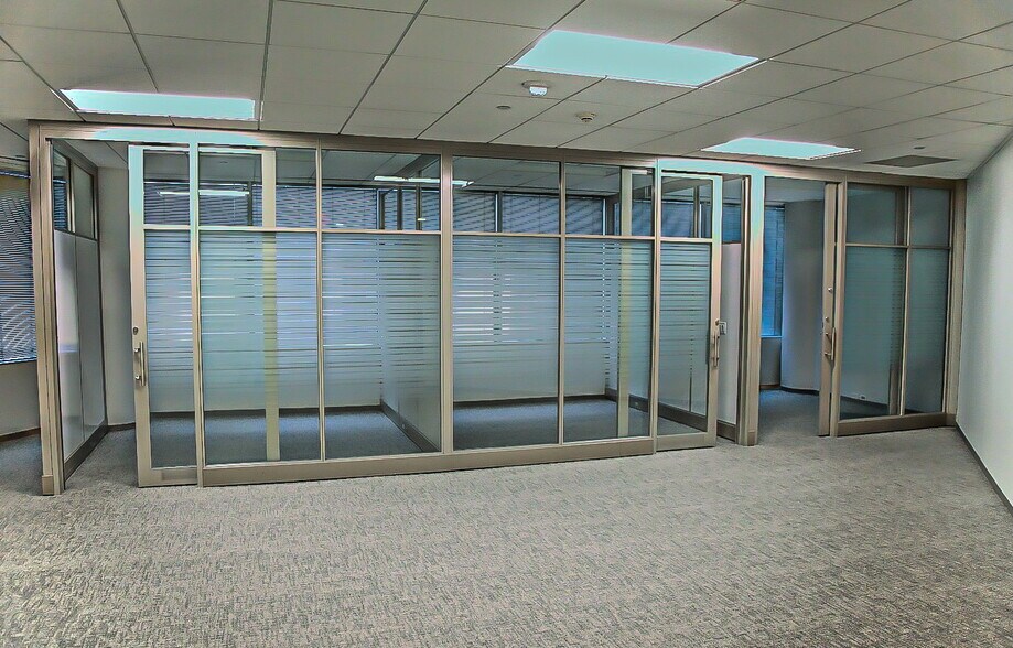 More Photos Of 396 W Greens Rd, Houston Office For Sale