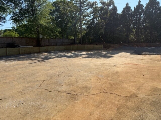 More Photos Of 1675 NW Old 41 Hwy, Marietta Service For Lease