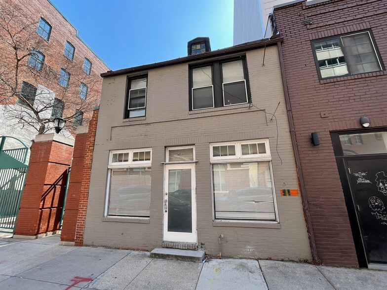 Primary Photo Of 713 Pratt St, Baltimore Freestanding For Sale