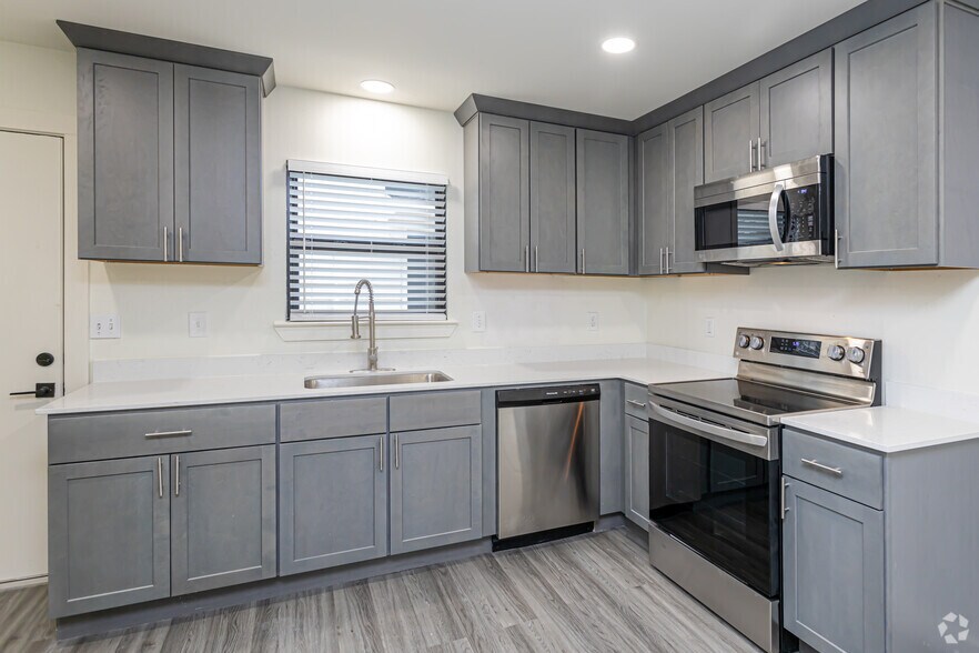 More Photos Of 41063 Cannon Rd, Gonzales Apartments For Sale