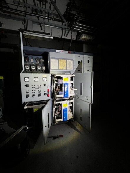 More Photos Of 19103 US-54, Encino Specialty For Sale