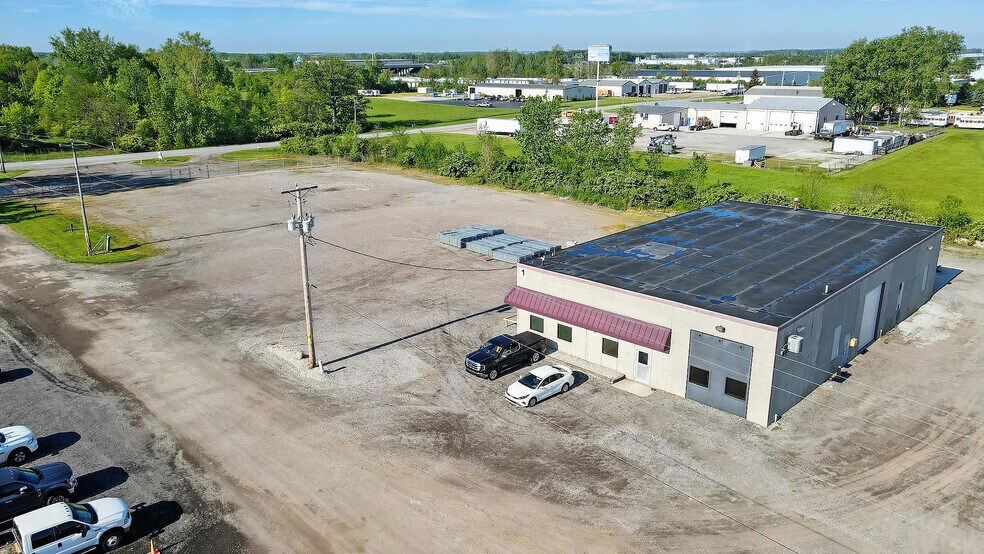 More Photos Of 1359 E Hanthorn Rd, Lima Light Distribution For Lease