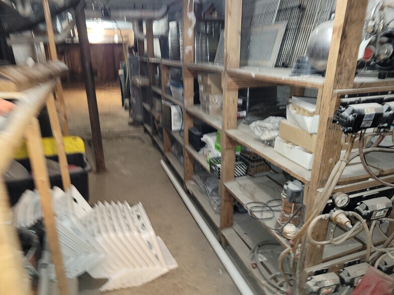 More Photos Of 90 E Jefferson St, Franklin Specialty For Lease