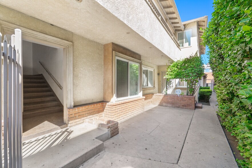 More Photos Of 14643 Friar St, Van Nuys Apartments For Sale