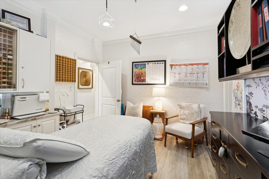 More Photos Of 5000 New Point Rd, Williamsburg Office For Sale