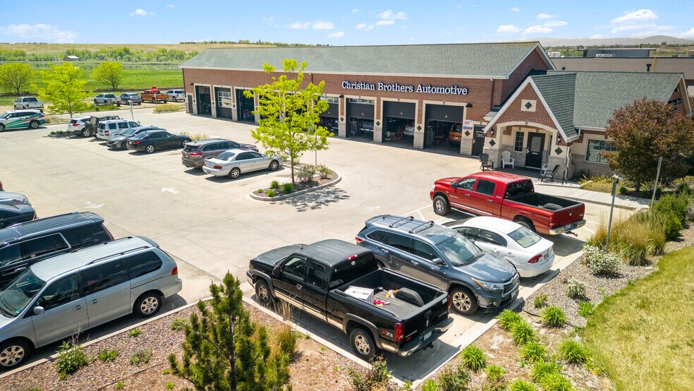 Primary Photo Of 1635 Main St, Windsor Auto Repair For Sale