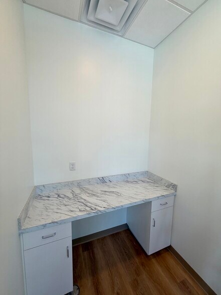 More Photos Of 1 Riverside Ave, Jacksonville Freestanding For Lease
