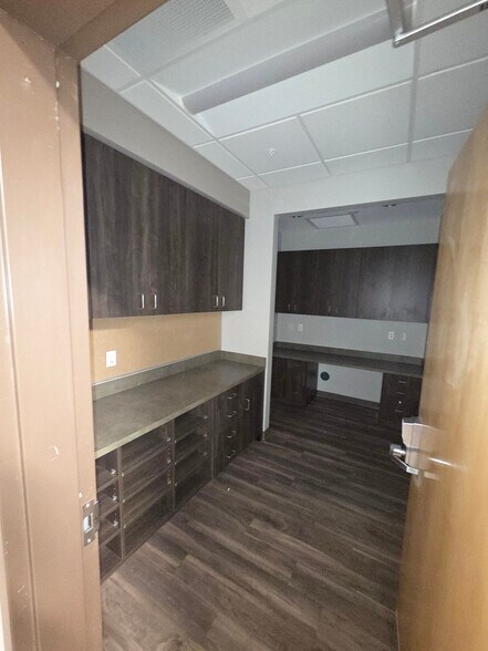 More Photos Of 780 S Weber Rd, Romeoville Freestanding For Sale