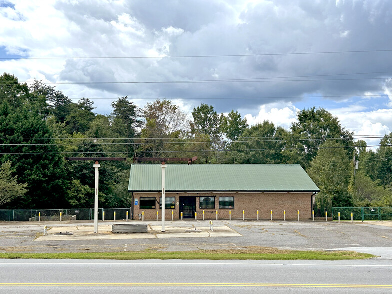 Primary Photo Of 6231 Dallas Cherryville Hwy, Bessemer City General Retail For Sale