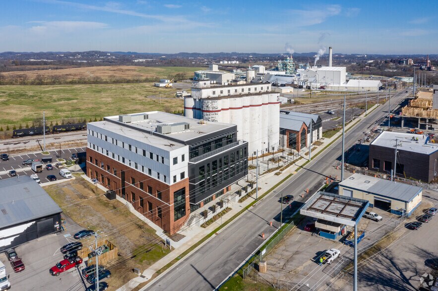 More Photos Of 4900 Centennial Blvd, Nashville Office For Sale