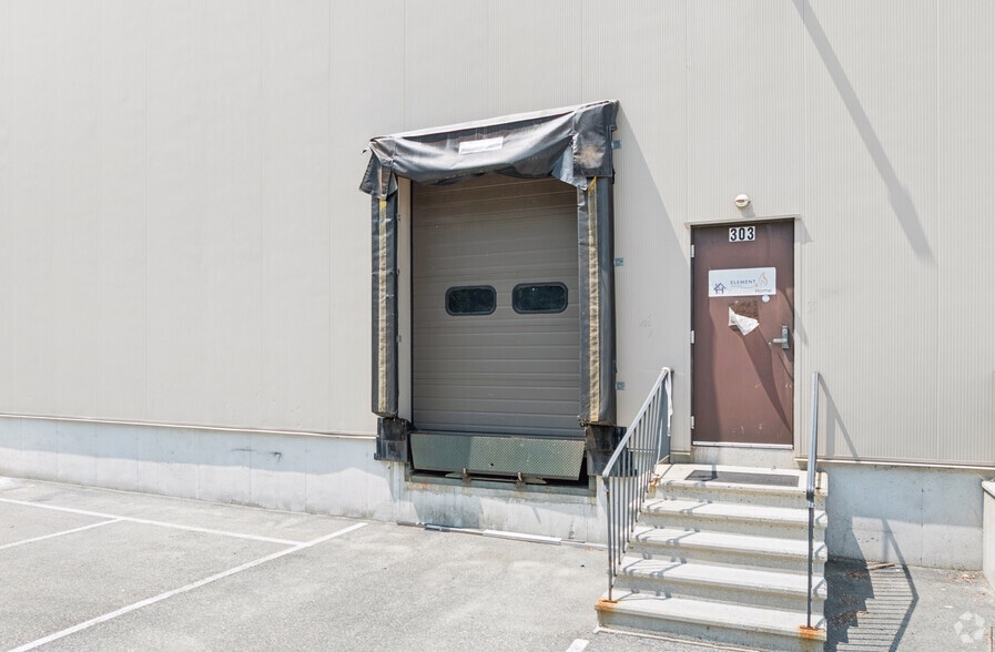 More Photos Of 30 Log Bridge Rd, Middleton Industrial For Lease