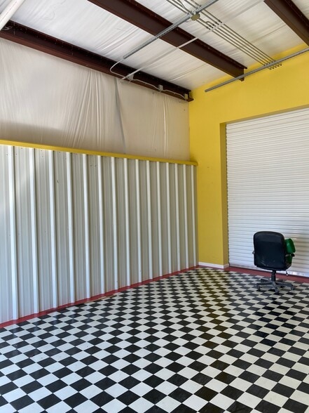 More Photos Of 5421 Gerstner Memorial Blvd, Lake Charles Warehouse For Lease