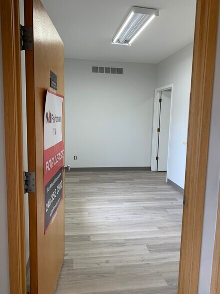More Photos Of 129 S Washington St, Oxford Medical For Lease