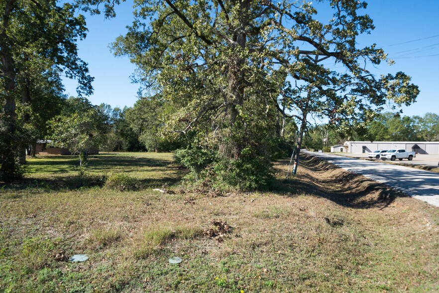 More Photos Of 10023 Airport Rd, Conroe Land For Sale