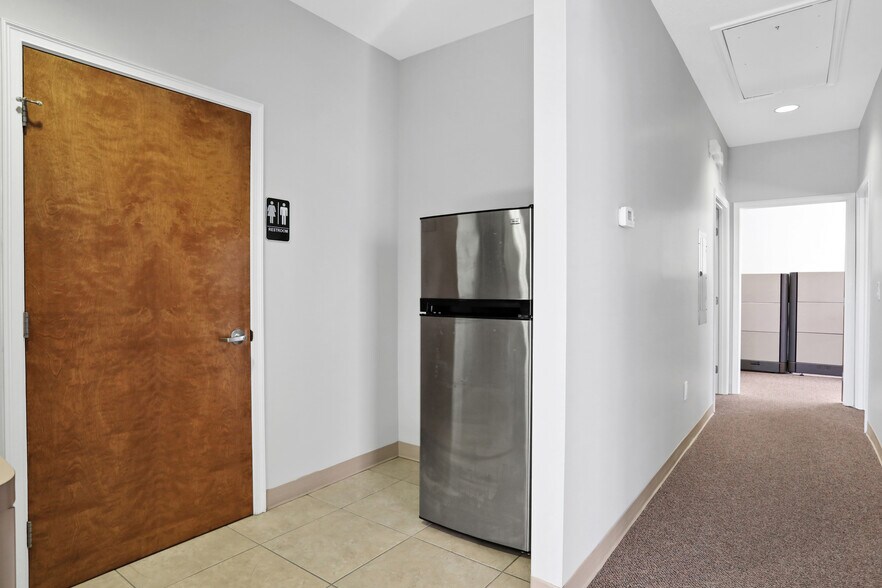 More Photos Of 6277 Dupont Station Ct, Jacksonville Medical For Sale