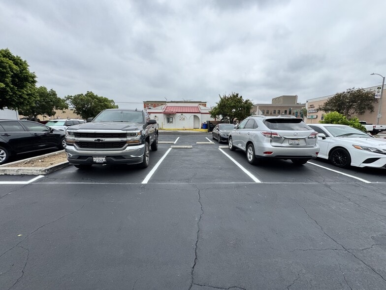 More Photos Of 100 S Citrus Ave, Covina Office For Sale