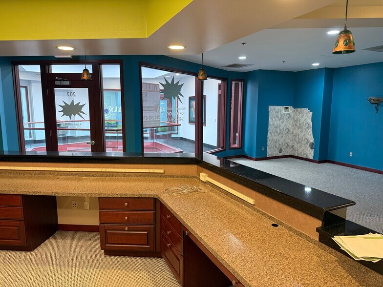 More Photos Of 39525 14 Mile Rd, Novi Medical For Lease