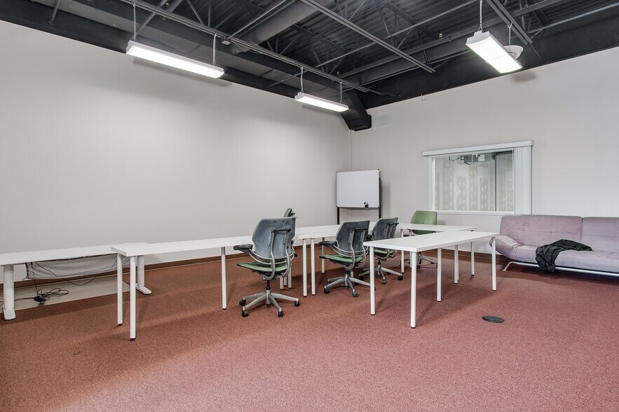 More Photos Of 1539 Tilco Dr, Frederick Light Distribution For Sale