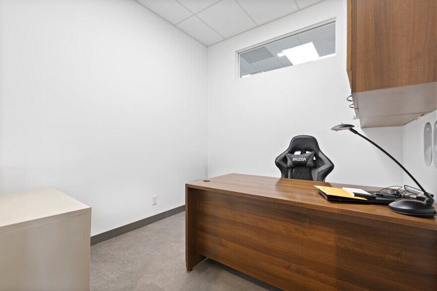 More Photos Of 139 Boul Sir-Wilfrid-Laurier, St-Basile-le-Grand Freestanding For Sale