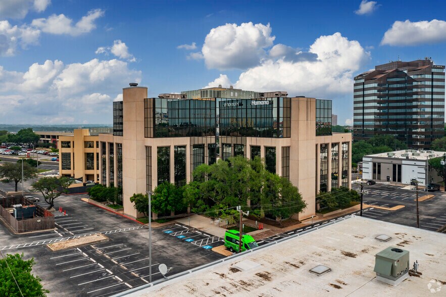 More Photos Of 8119 Datapoint Dr, San Antonio Office For Lease