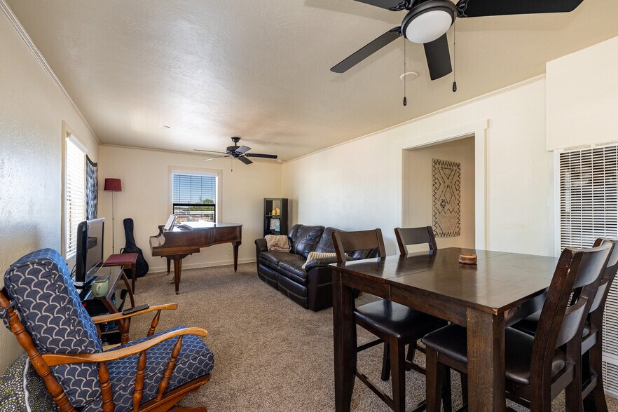 More Photos Of 116 S 1st St, Williams Office For Sale