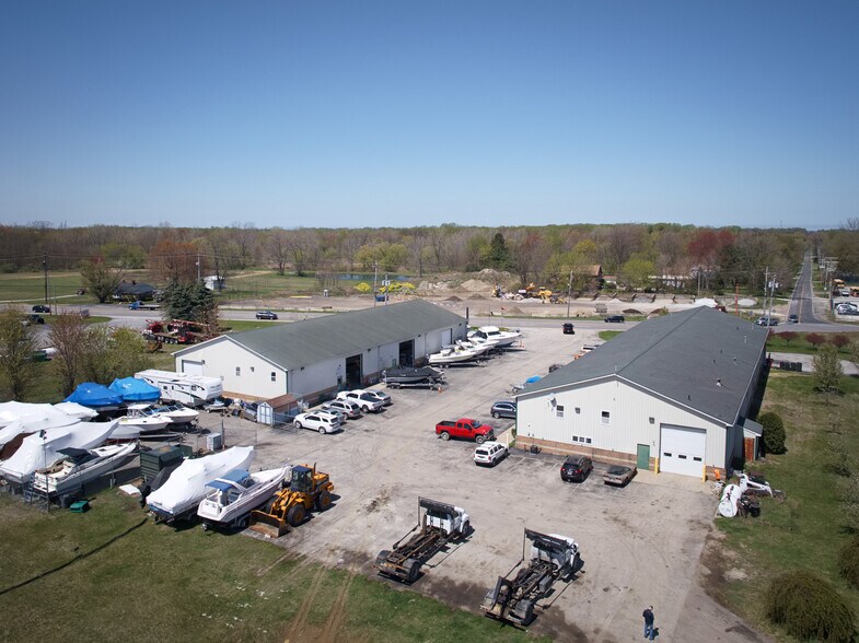 More Photos Of 5750-5788 N Ridge Rd, Madison Light Manufacturing For Lease