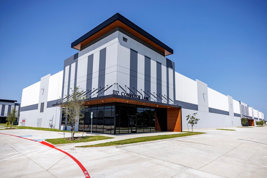 More Photos Of 1107 Conveyor Ln, Dallas Unknown For Lease