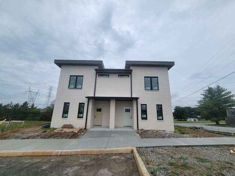 More Photos Of 925 Turner St, Maryville Apartments For Sale