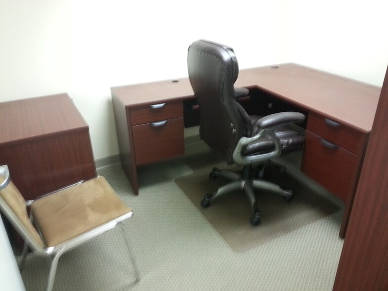 More Photos Of 7440 Heritage Village Plz, Gainesville Office For Lease