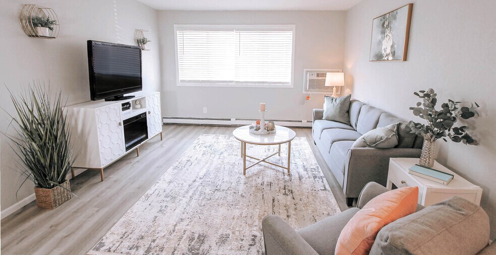 More Photos Of 2807 Lincoln Way, Sioux City Apartments For Sale