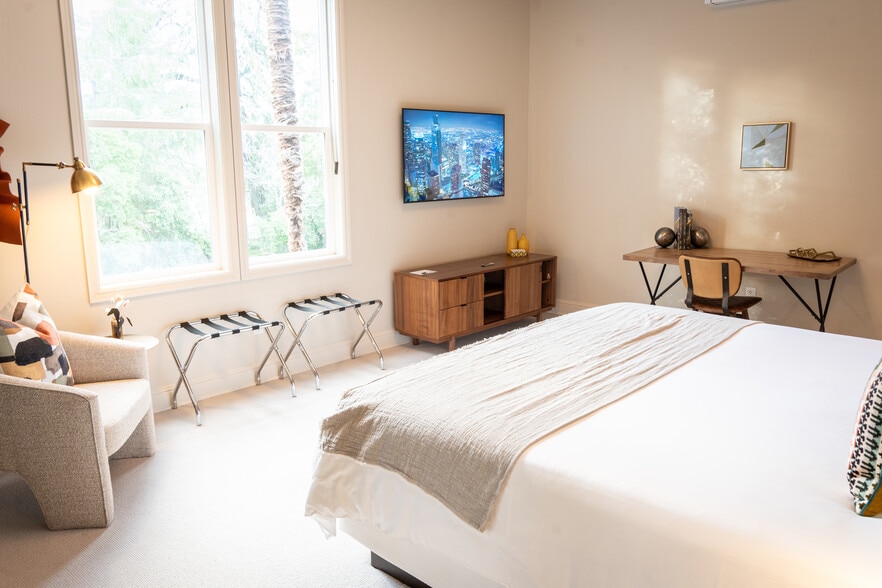 More Photos Of 1420-1428 Main St, Saint Helena Hotel For Sale