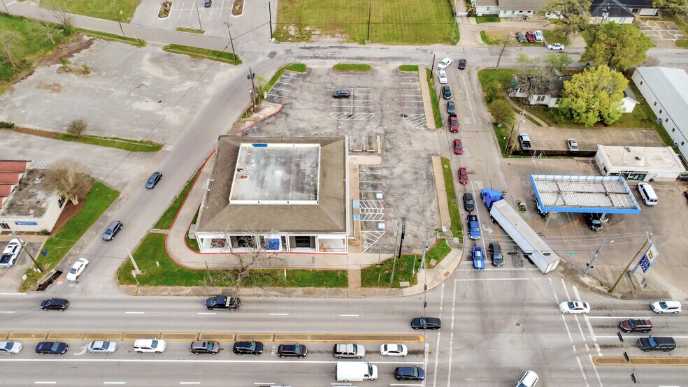 More Photos Of 1100 Jackson St, Richmond Freestanding For Sale