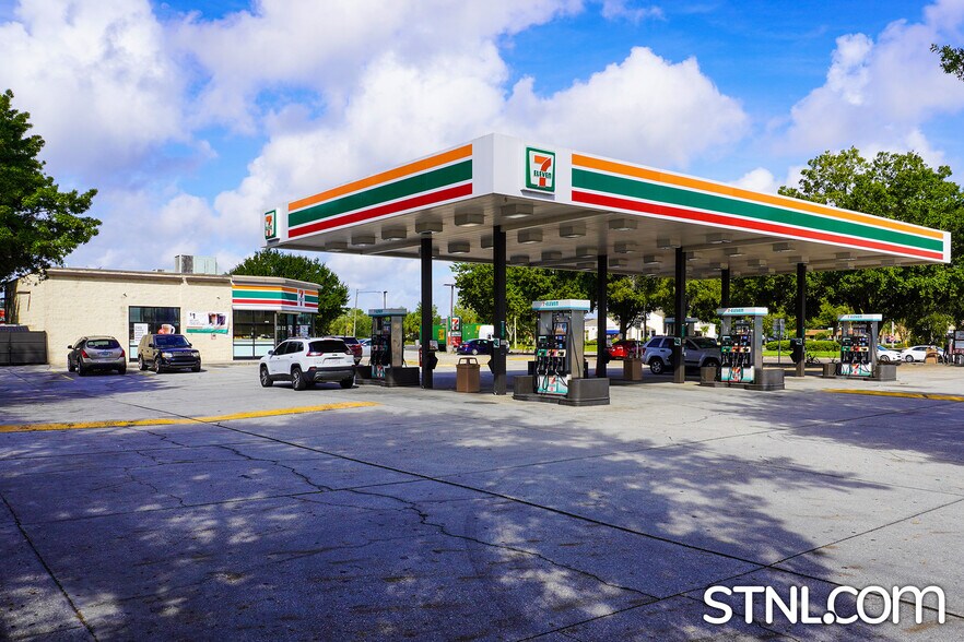 More Photos Of 11008 S Orange Blossom Trl, Orlando Service Station For Lease