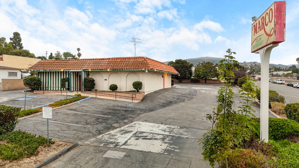 More Photos Of 1825 E Vista Way, Vista Restaurant For Sale