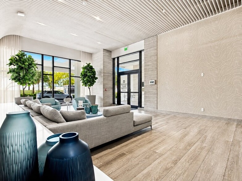 More Photos Of 2920-2950 NE 207th St, Aventura Unknown For Lease