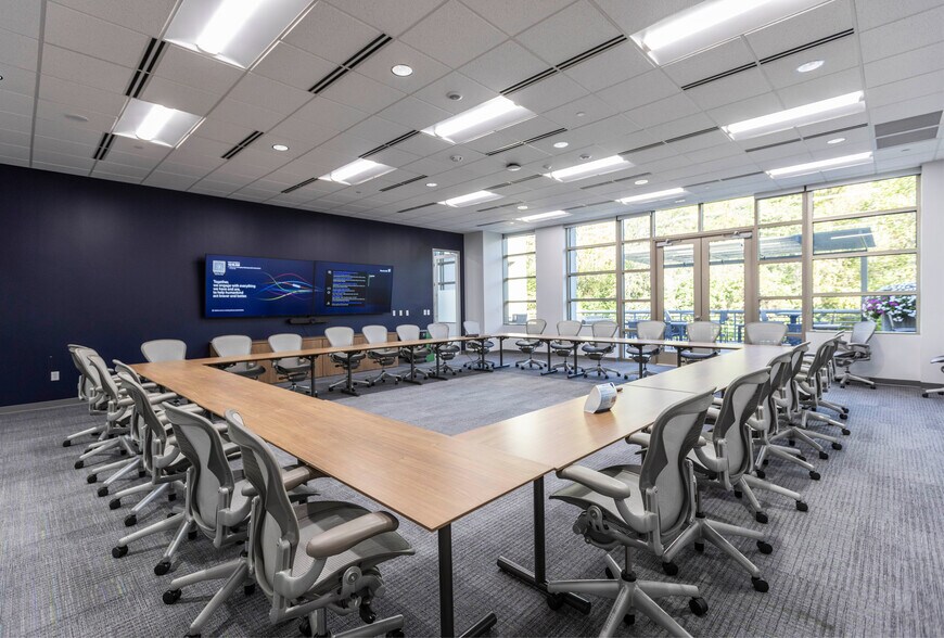 More Photos Of 7000 Midland Blvd, Amelia Office For Lease