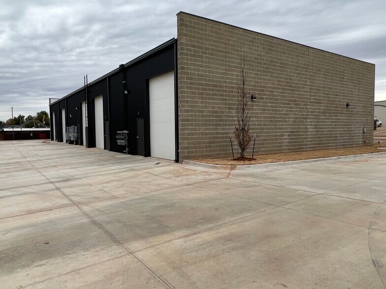 More Photos Of 1036 NW 68th, Oklahoma City General Retail For Lease