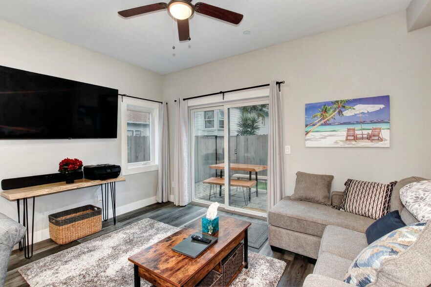 More Photos Of 1413-1415 Victorian Aly, Sacramento Apartments For Sale