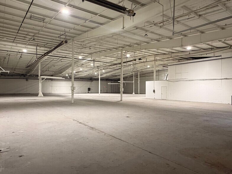 More Photos Of 8635 W 21st St, Sand Springs Warehouse For Lease