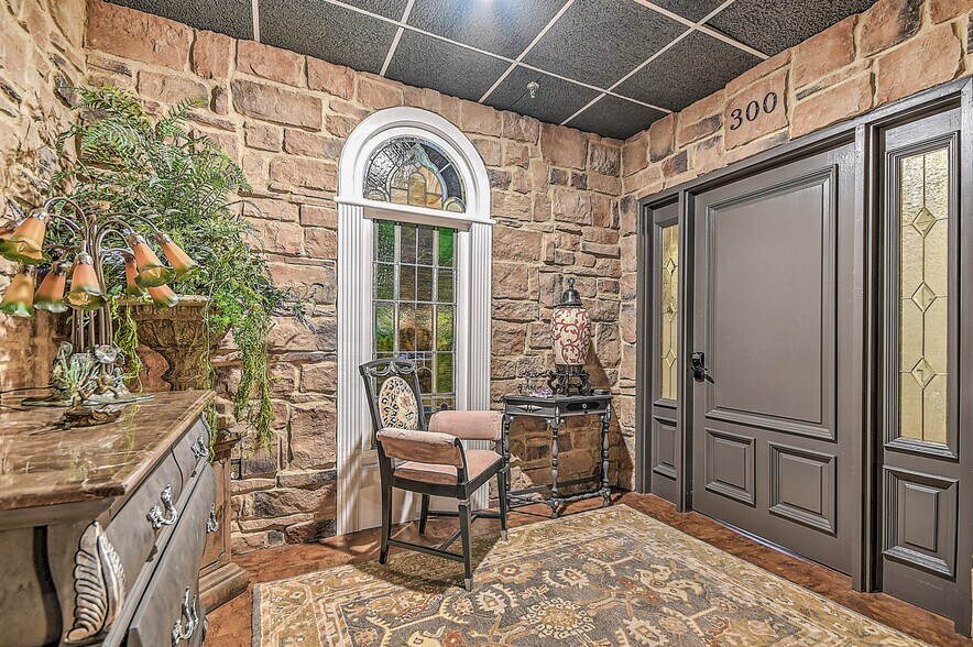 More Photos Of 220 Broad St, Kingsport Flex For Sale