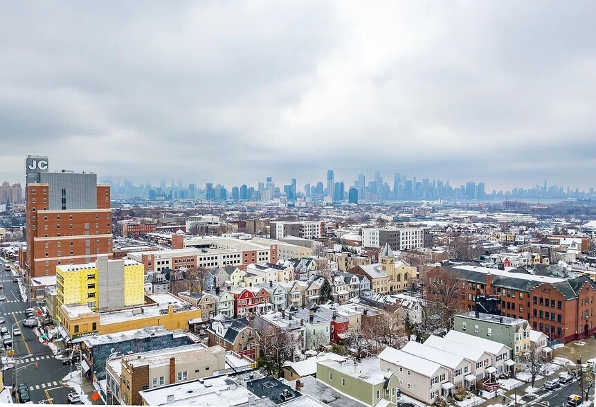 More Photos Of 289 Martin Luther King Jr Dr, Jersey City Apartments For Sale