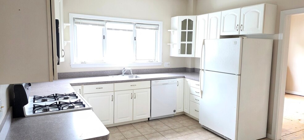 More Photos Of 53 Park St, Arlington Multifamily For Sale