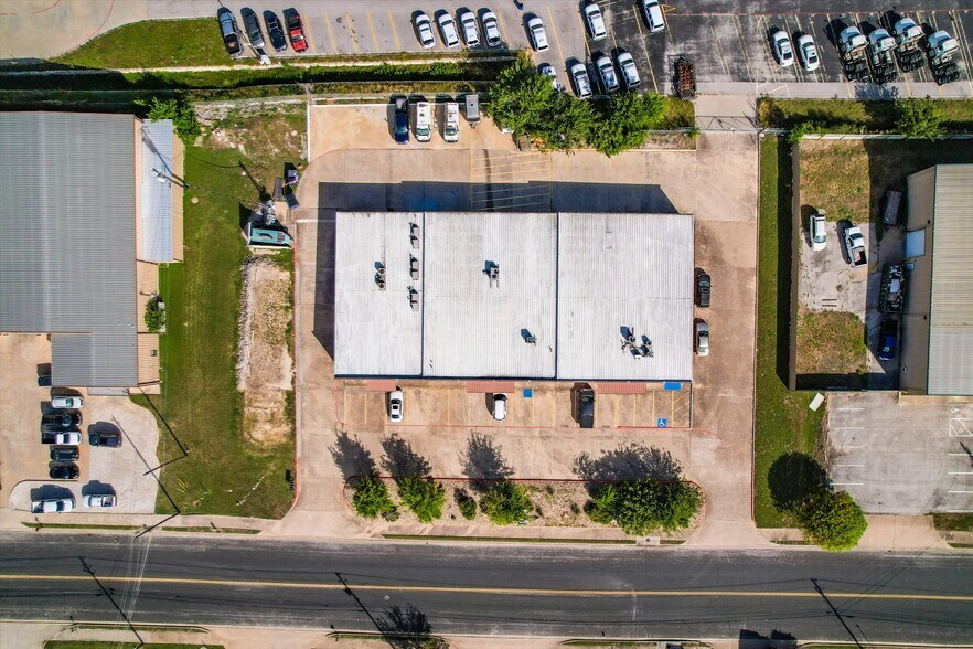 More Photos Of 13630 Immanuel Rd, Pflugerville Light Manufacturing For Lease