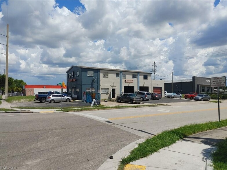 More Photos Of 4719 SE 6th Ave, Cape Coral Auto Repair For Lease